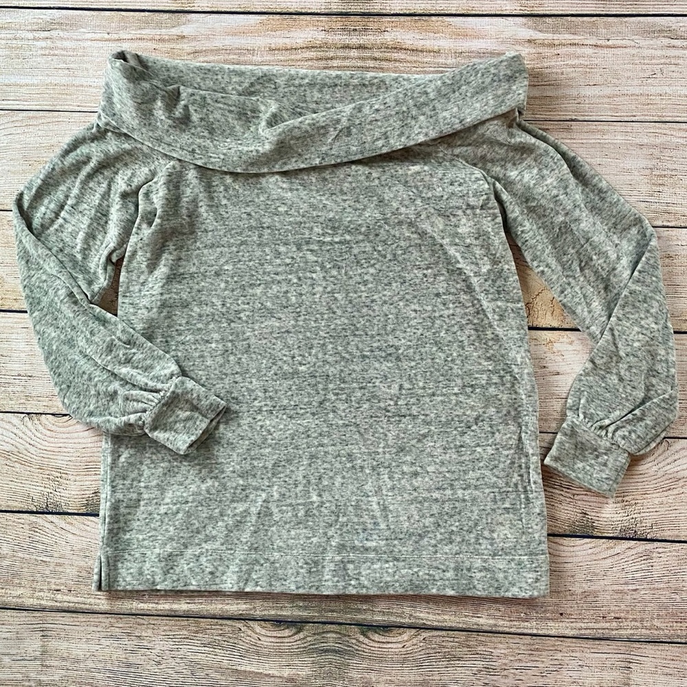 Loft Woman’s off the shoulder sweatshirt size S